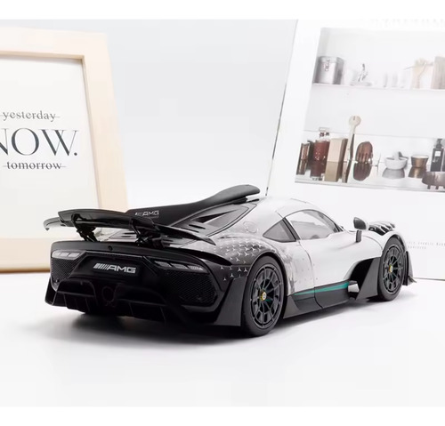 Mercedes Amg One 1/18 Nzg (prata Com Estrelas) N Autoart Prateado