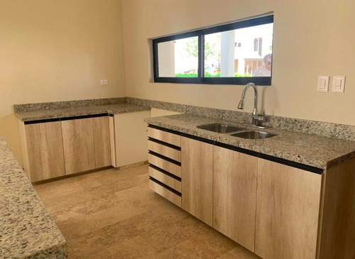 Casa En Venta Merida, Temozon Norte En Privada, Modelo Alpha, A 9 Meses.