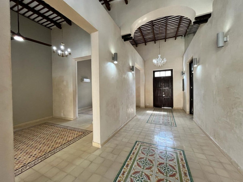 Impresionante Casa En Venta Estilo Colonial En Merida Centro (avc-2585)