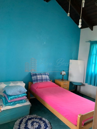 Imagen 11 de 16 de Linda Casa En Entorno Agradable, Excelente Para Vivir Todo El Año, Cuenta Con 3 Dormitorios, Living Comedor Cocina, Parrillero Sin Techar Y Garage.