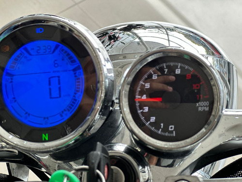 Imagen 19 de 20 de Lifan Motos V16 Custom Azul