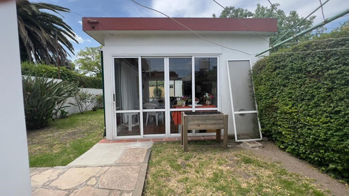 Casa Chalet En Venta Ubicado En Ituzaingó, G.b.a. Zona Oeste, Argentina