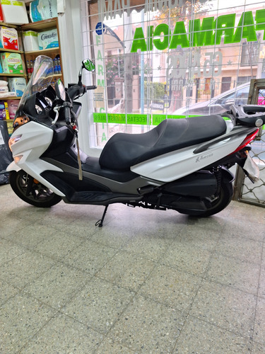 Kymco X-town 250i. Impecable. Incluye Baúl Trasero Y 3 Casco