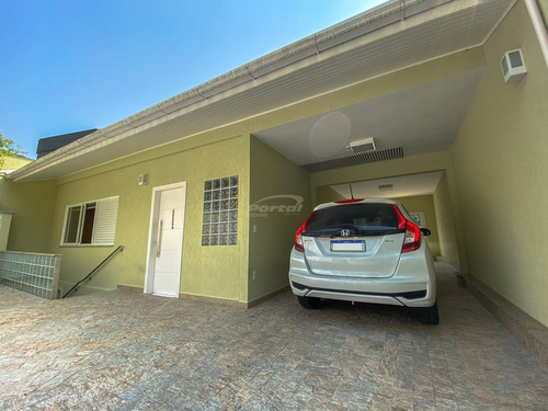 Imagem 1 de 28 de Casa Conta Com 04 Dormitórios Climatizados, Sendo 01 Suíte, Região Central De Blumenau - 35712443v
