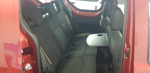 Imagen 7 de 10 de Autos Y Camionetas Renault Kangoo Stepway Ford Vw Peugeot E