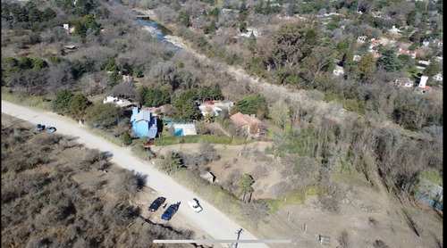 Terreno Regular De 1000m2 Con Bajada Al Rio A 40m En Villa Los Aromos. Con Escritura