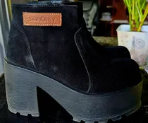 Comprar Borcegos Gamuzados Negros Ricky Sarkany Caja Con Detalles
