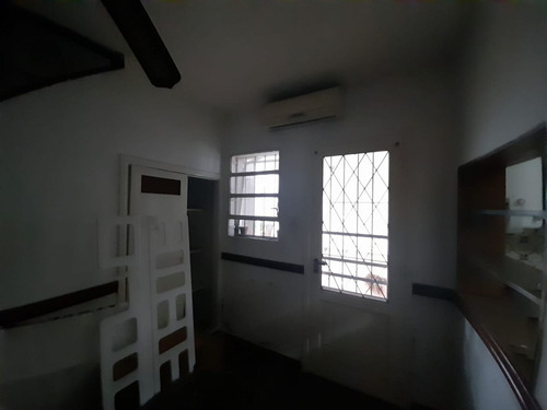 Casa En Venta, 4 Ambientes, Castelar