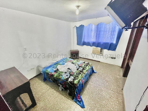 Edificio / Hotel Comercial ( 9 Pisos / A Remodelar ) Venta La Candelaria Mls - 24-12325