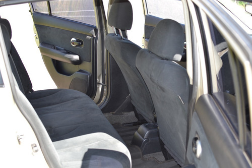Tiida Nissan 2010 Visia 1.8