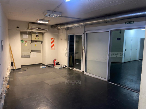 Edificio En Block En Balvanera, Capital Federal. Impecable. Habilitado Para Venta Mayorista Y Droguería. Ideal Sistema De Salud Y Alimentación