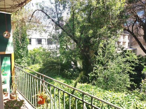 Barrio Lastarria, Cerca Metro (93181)