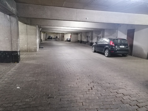 Imagen 5 de 5 de Estacionamiento Subterráneo - Metro Pedro De Valdivia