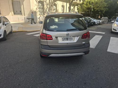 Volkswagen Suran Cross 1.6 Highline 101cv