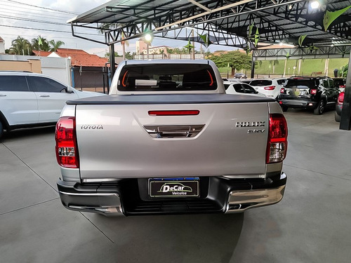 Imagem 5 de 15 de Toyota Hilux 2.7 Srv 4x4 Cd 16v 4p 2019