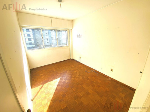 Venta Departamento 3 Dormitorios Y Servicio - Pocitos