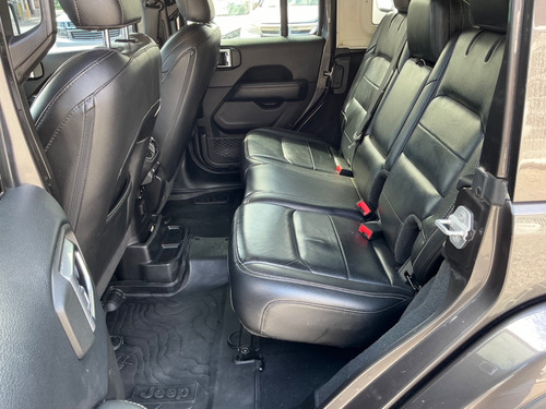 Jeep Wrangler 3.7 Unlimited Sahara 3.6 4x4 At