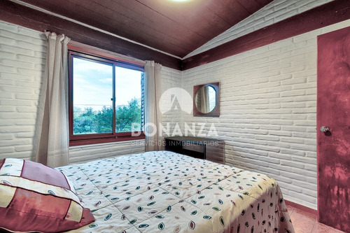 Imagen 16 de 24 de San Francisco, Piriápolis. Casa En Venta, Muy Buena Construcción Tradicional. Tres Cuadras De La Playa.