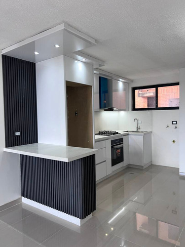 Apartamento En Venta El Lomas De Mañongo Cód 290104