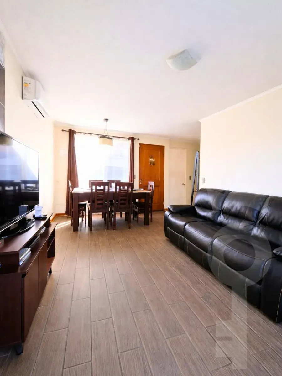 Imagen 2 de 28 de Vendo Amplia Casa Peñaflor Barrio Residencial