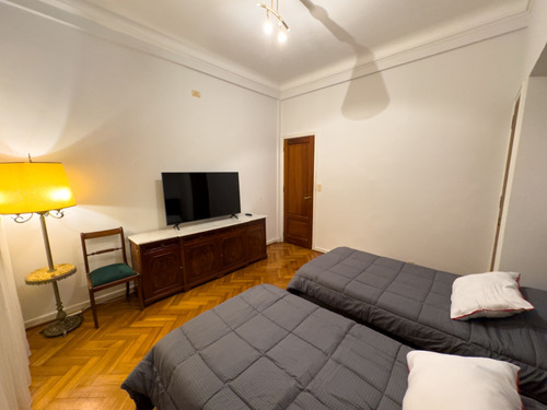 Departamento Amplio Estilo Frances En Recoleta
