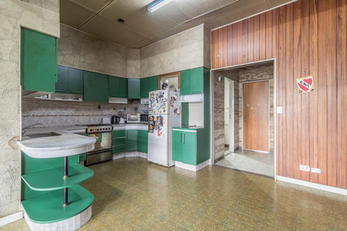 Venta - Oportunidad - Casa 4 Ambientes - Garage - Pileta
