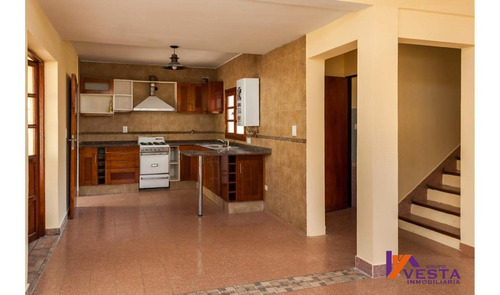 En Venta - Gran Casa En B° Grand Bourg - 450 M2 De Terreno