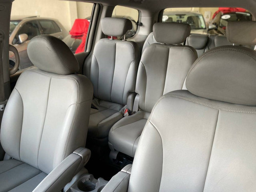 Kia Carnival 3.8 Ex V6 24v Gasolina 4p Automatico