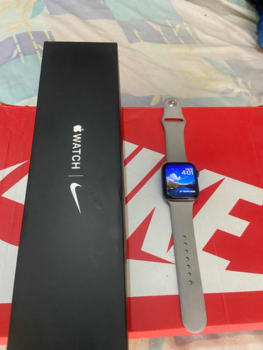 Apple Watch Series 5 Versión Nike