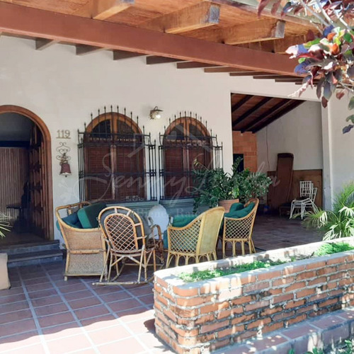 Imagen 11 de 12 de Venta Espectacular Casa Urb. Andres Bello, Maracay
