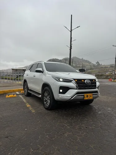 Toyota Fortuner 2.8 SRV