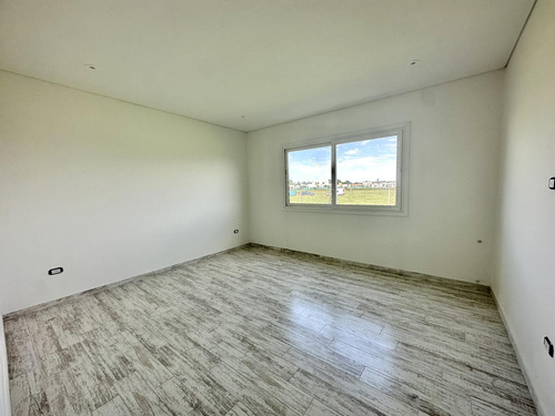 Casa En Venta Barrio San Simon Canning