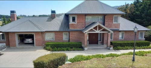 Venta De Casa En Country De Valle Escondido
