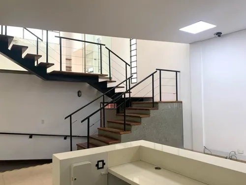 Local Comercial En Arriendo, El Poblado