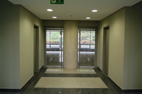 Imagen 10 de 11 de Se Vende Centro Empresarial 13156m² 2h/3b/2p Lomas Del Sol