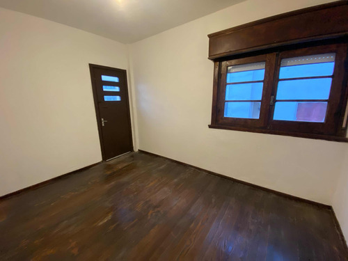 Apartamento En Alquiler Cordon / Parque Rodo 1 Dormitorio Con Balcon