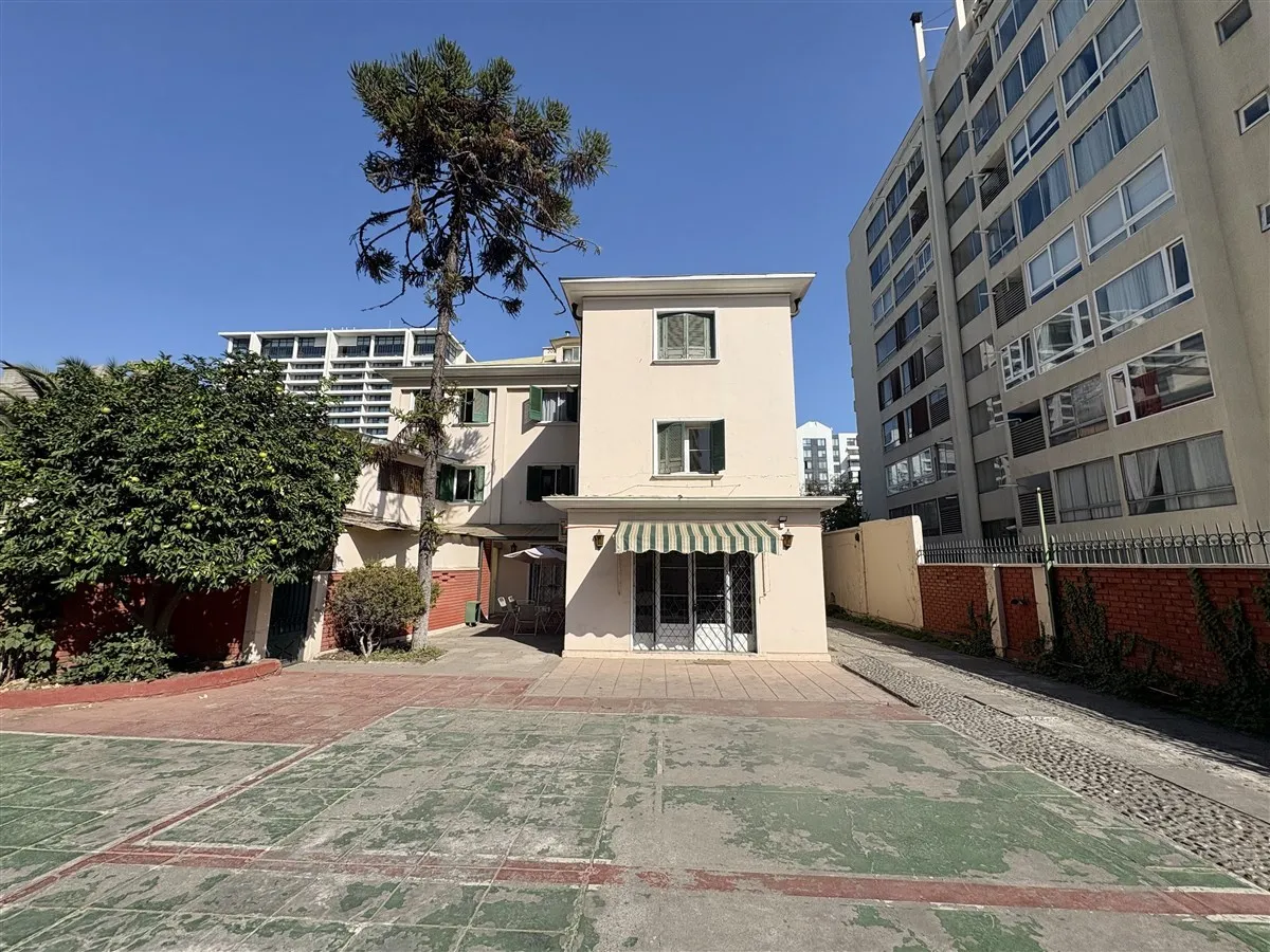 Imagen 1 de 14 de Terreno + Edificio En Venta Escuela Militar