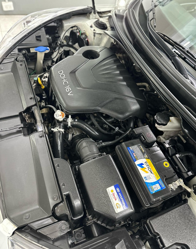 Hyundai Veloster 1.6 6at 130cv