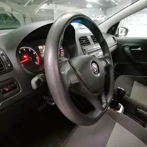 Volkswagen Vento 1.6 Starline At