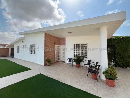 Rent-a-house: Te Ofrece Esta Casa Amoblada En Zarabon, Punto Fijo, Estado Falcon.