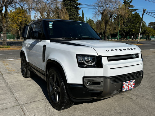 Land Rover Defender 2023