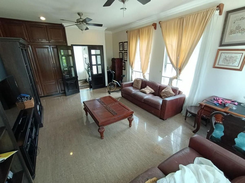 Casa En Lagos Del Sol En Venta