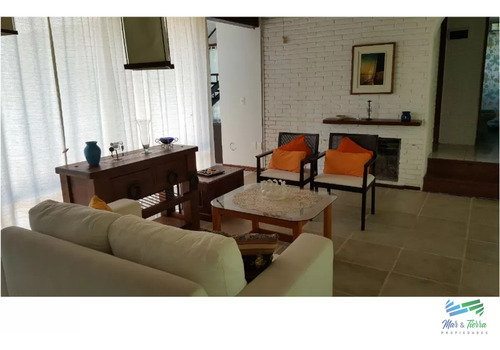 Tradicional Casa En Alquiler De Temporada, Cerca Del Shopping De Punta Del Este