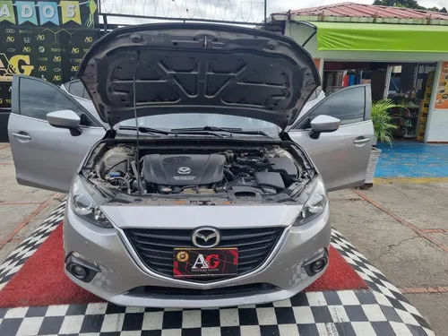 Mazda 3 TOURING 2.0 MT