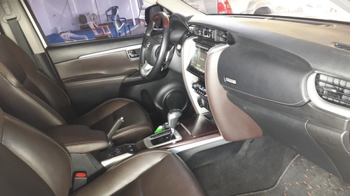 Imagen 8 de 9 de Toyota Fortuner