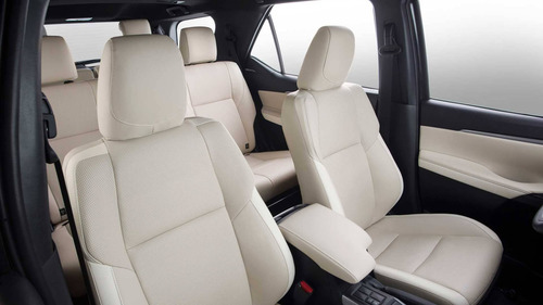 Toyota SW4 Toyota SW4 SRX Platinum 2.8 Turbodiesel 4x4 (Aut.) (5 Lugares)