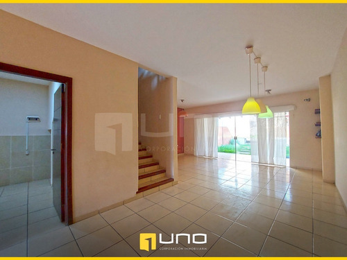 Imagen 2 de 16 de Inmediaciones Del Colegio San Lorenzo Bonita Casa En Venta