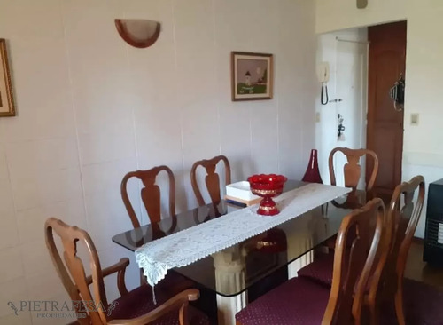 Apartamento En Venta, 2 Dormitorios, 1 Baño, Cochera, Cno Carrasco, Complejo Vicman, Malvin Norte.