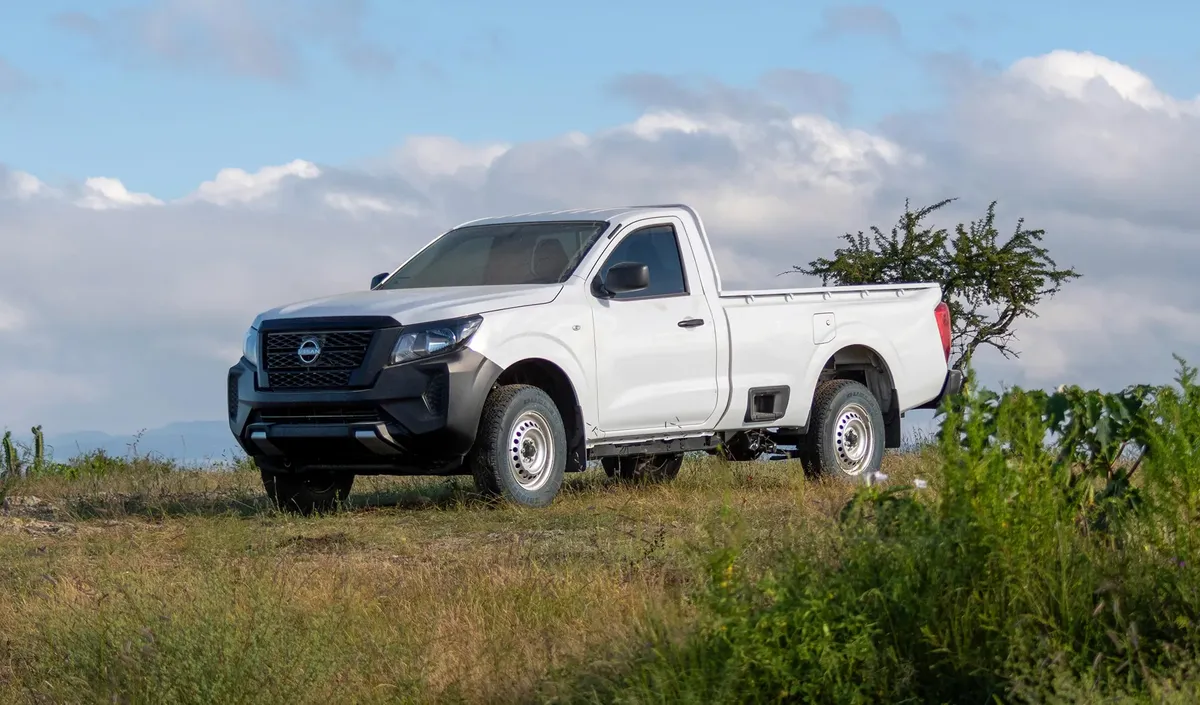 Nissan Np300 2026 2.5 Chasis Cabina Mt Ac Vdc