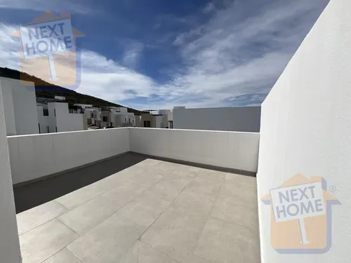 Venta Casa Con Roof Y Jardín Excedente En Entrecielos Querétaro